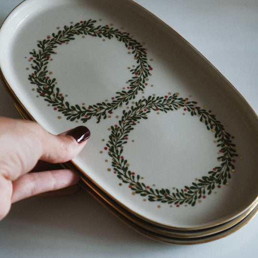 Oval Christmas Wreath Plate